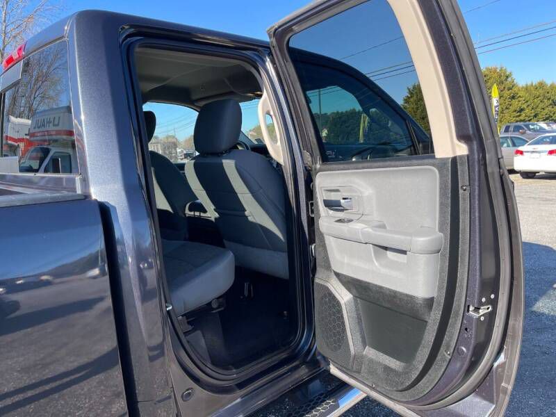 2018 RAM 1500 Image 16