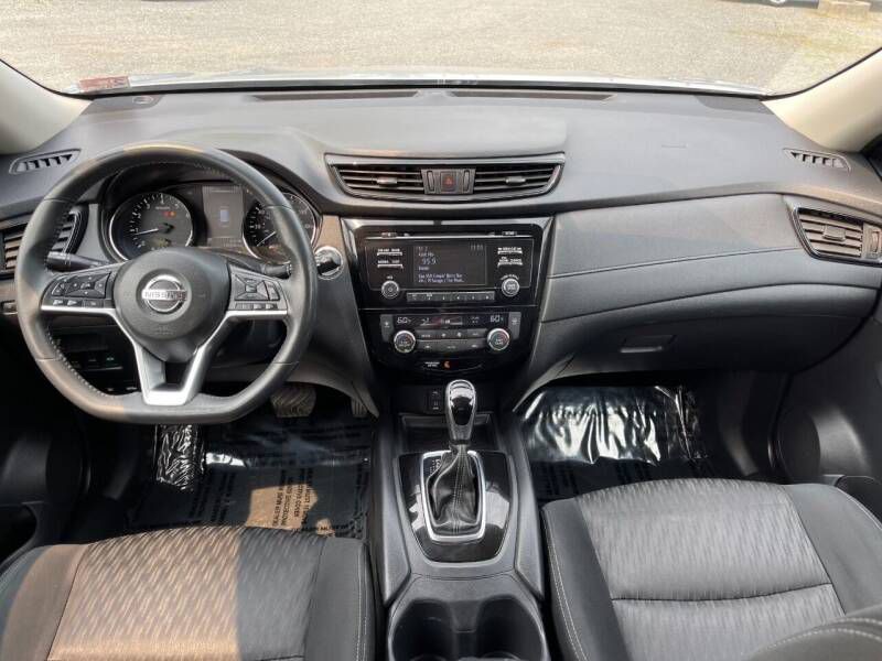 2017 Nissan Rogue Image 15