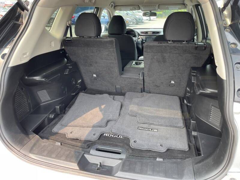 2017 Nissan Rogue Image 17
