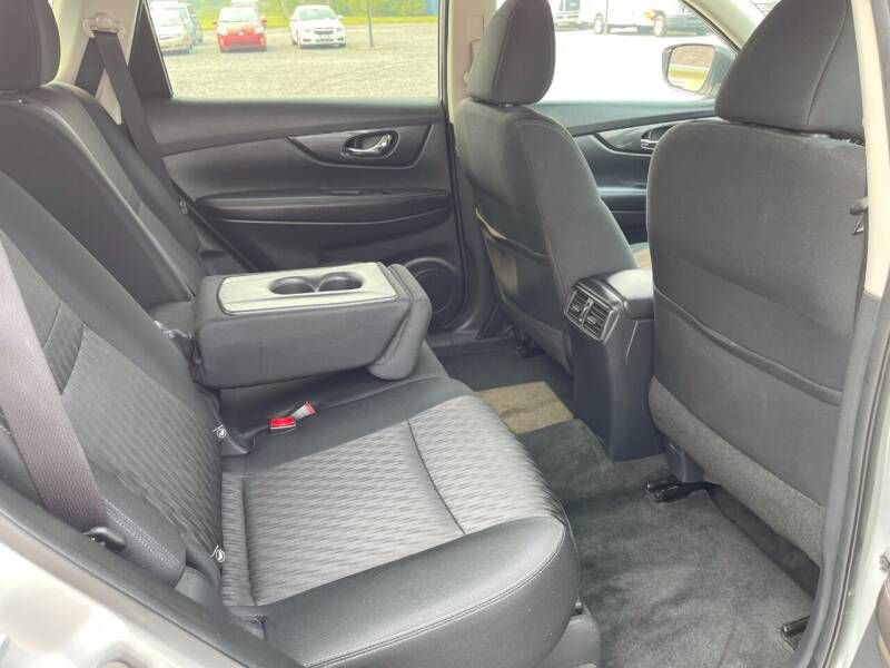 2017 Nissan Rogue Image 19