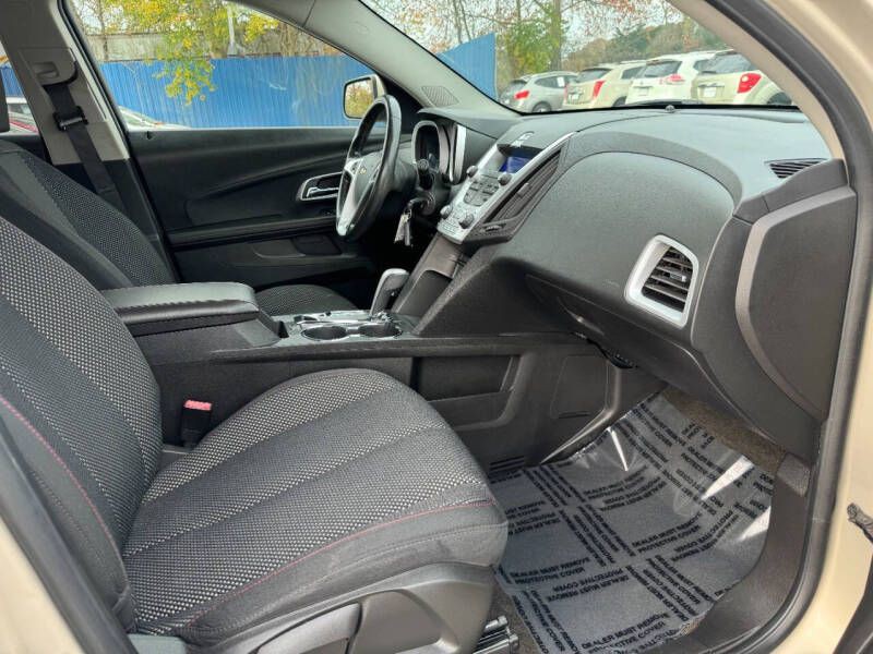 2011 Chevrolet Equinox Image 22