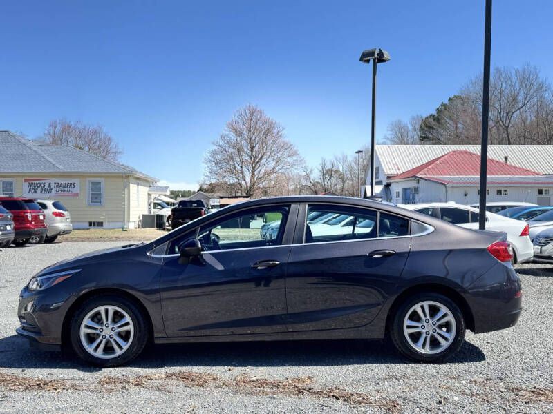 2017 Chevrolet Cruze Image 2
