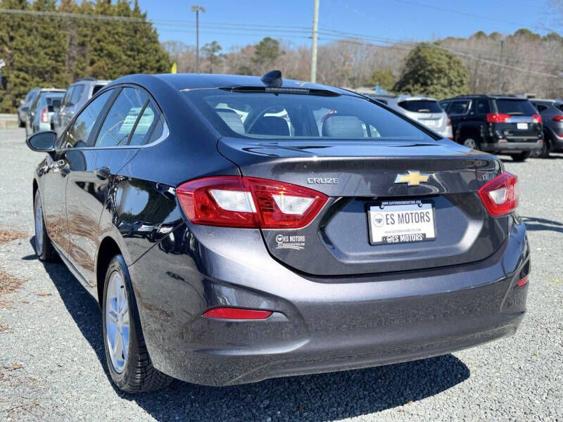 2017 Chevrolet Cruze Image 3