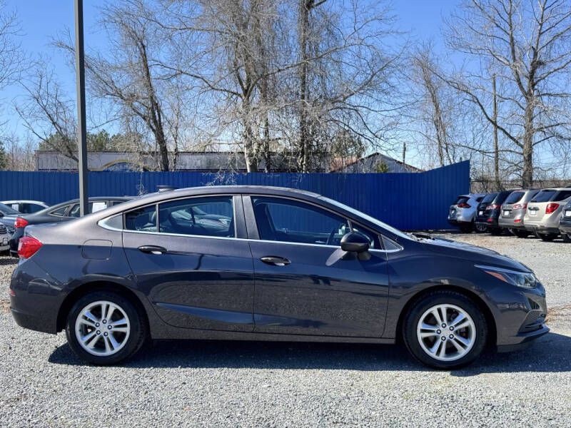 2017 Chevrolet Cruze Image 5