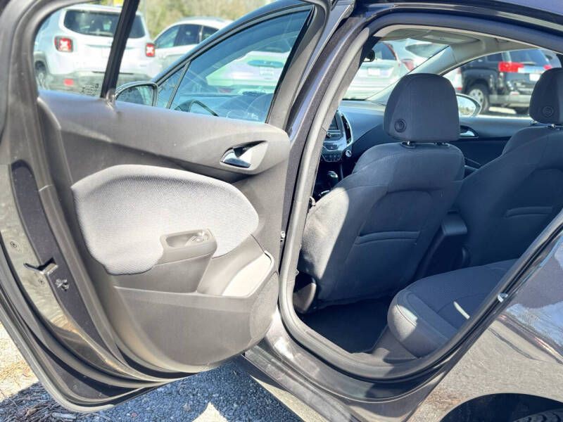 2017 Chevrolet Cruze Image 12
