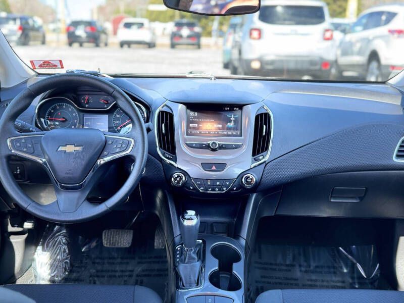 2017 Chevrolet Cruze Image 14