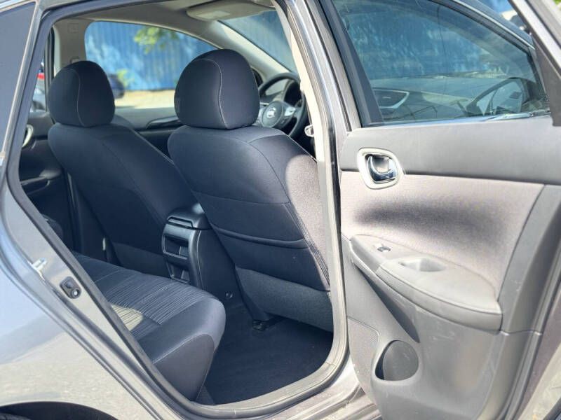 2018 Nissan Sentra Image 16