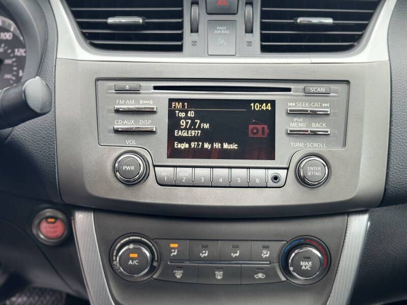 2014 Nissan Sentra Image 11