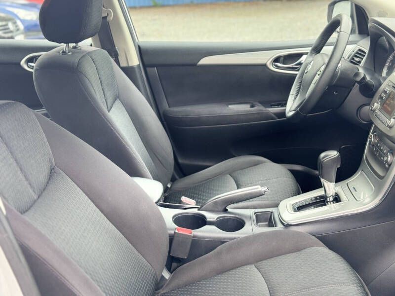 2014 Nissan Sentra Image 19