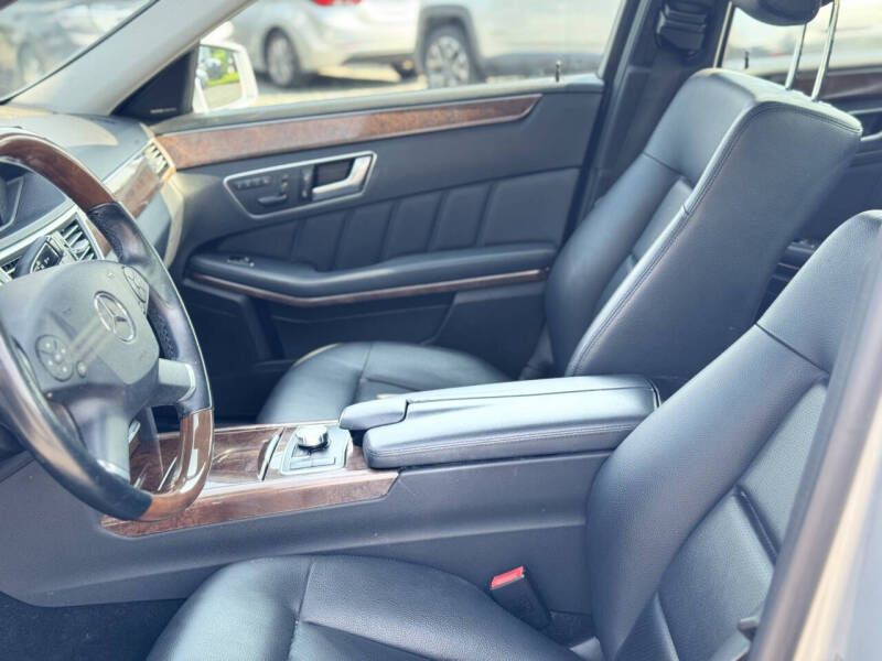 2013 Mercedes-Benz E-Class Image 9