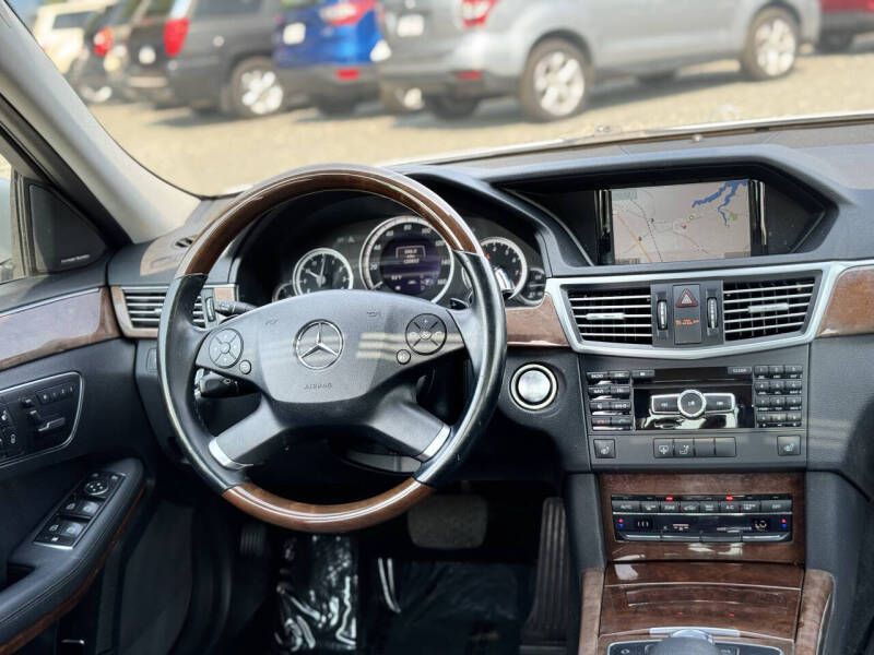 2013 Mercedes-Benz E-Class Image 15
