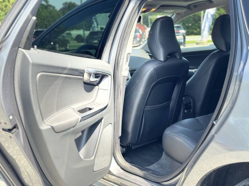 2016 Volvo XC60 Image 13