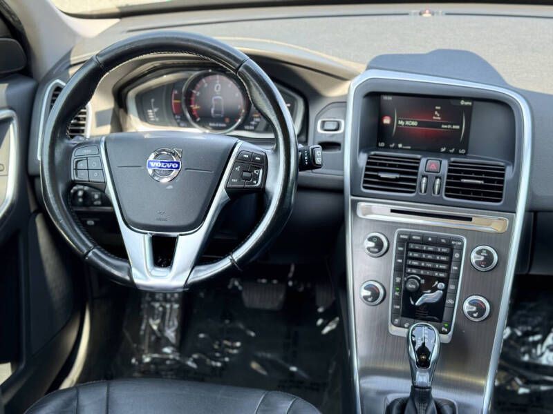 2016 Volvo XC60 Image 15