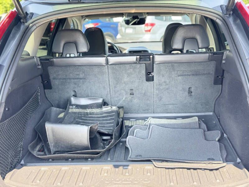 2016 Volvo XC60 Image 16