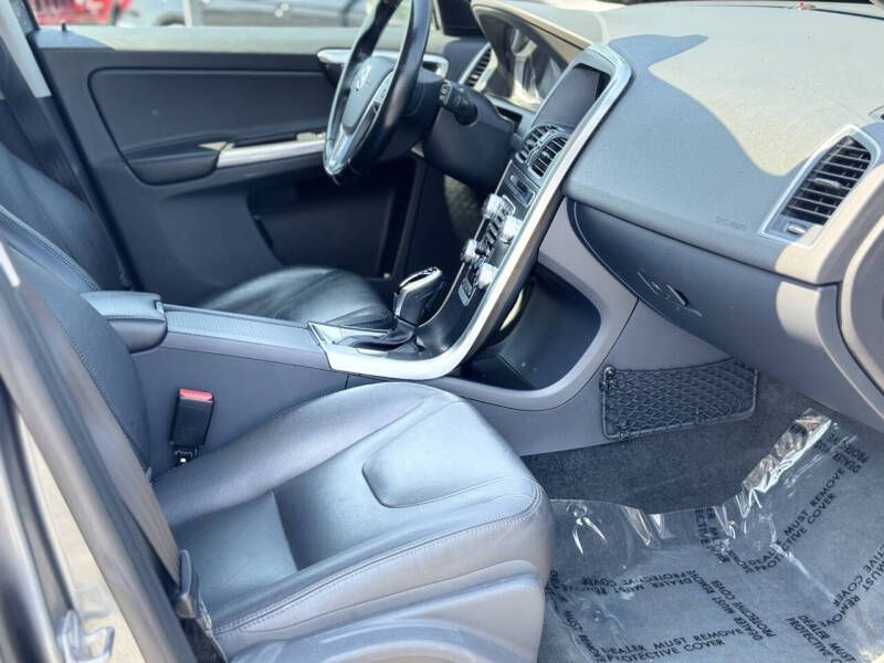 2016 Volvo XC60 Image 21