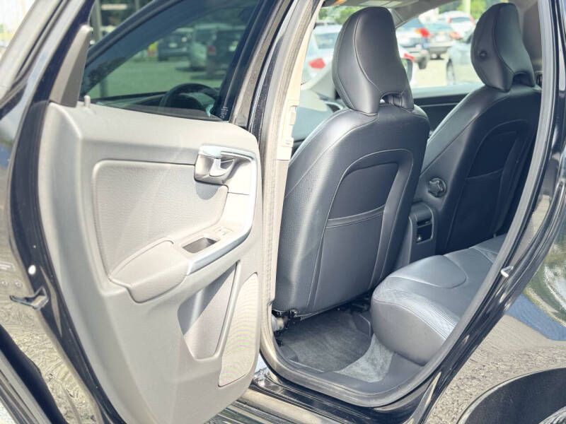 2014 Volvo XC60 Image 12