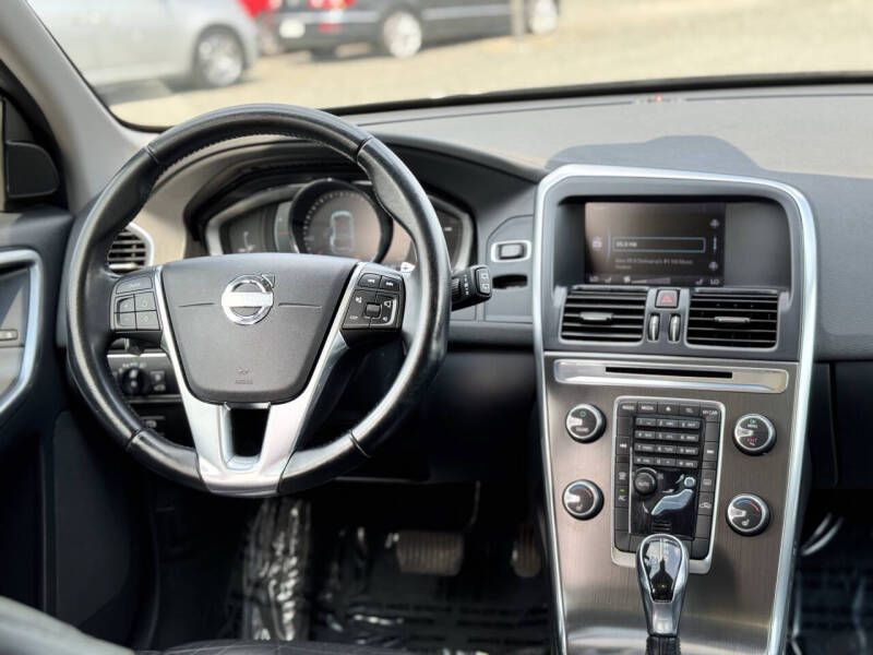 2014 Volvo XC60 Image 14
