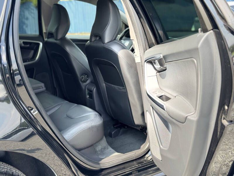2014 Volvo XC60 Image 16