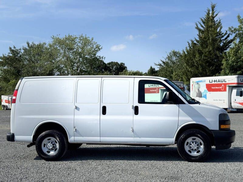 2019 Chevrolet Express Image 5