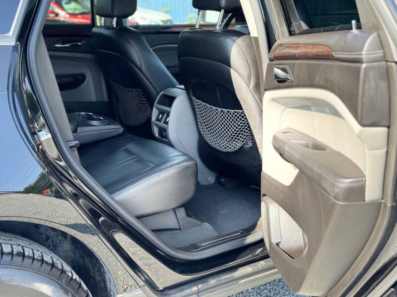 2011 Cadillac SRX Image 17
