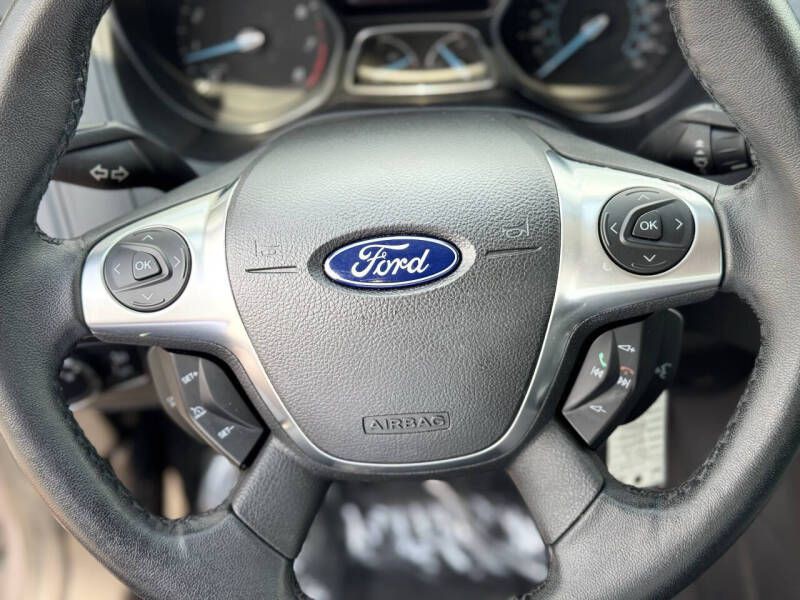 2012 Ford Focus Image 10