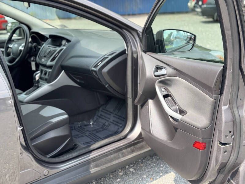 2012 Ford Focus Image 17