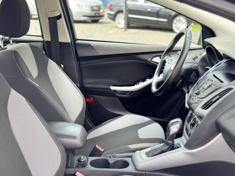 2012 Ford Focus Image 18