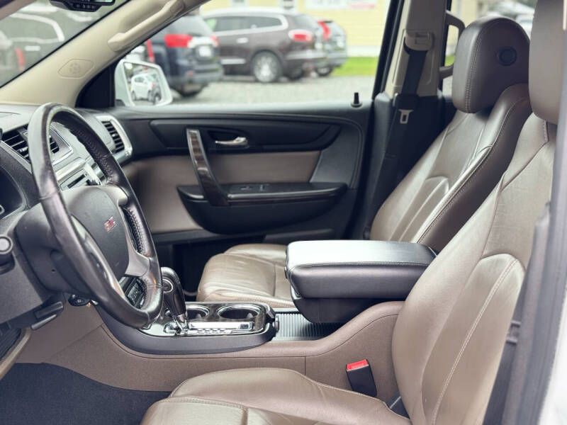 2016 GMC Acadia Image 9