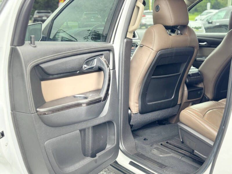 2016 GMC Acadia Image 13