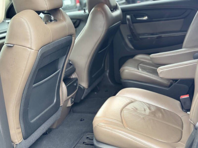 2016 GMC Acadia Image 14
