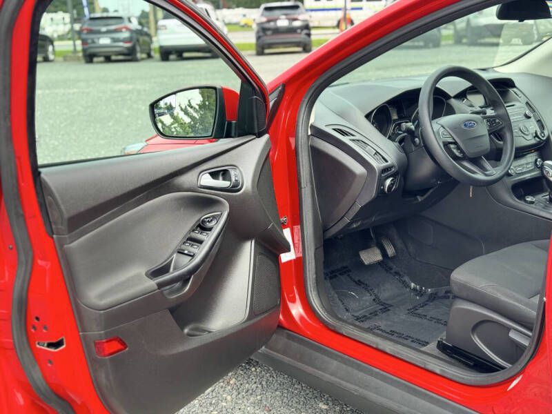 2016 Ford Focus Image 7
