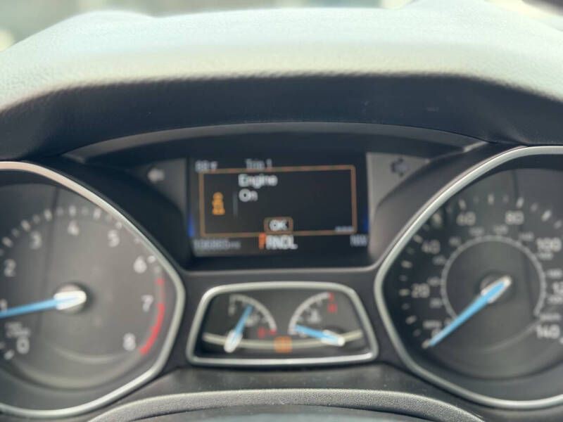 2016 Ford Focus Image 10