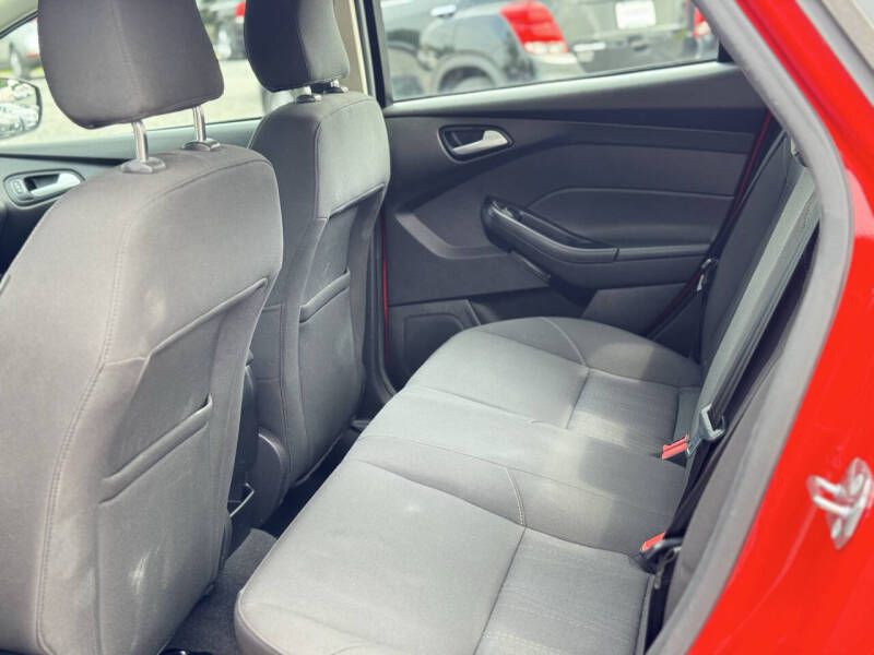 2016 Ford Focus Image 13
