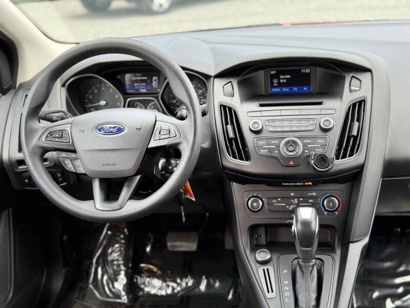 2016 Ford Focus Image 14