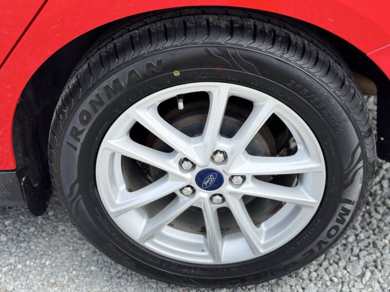 2016 Ford Focus Image 21
