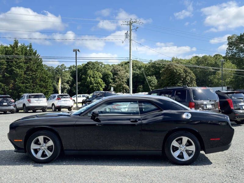 2015 Dodge Challenger Image 2