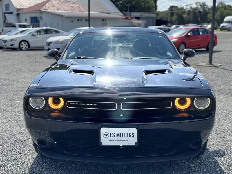 2015 Dodge Challenger Image 8