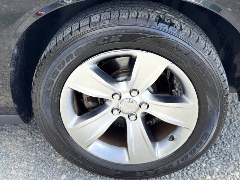 2015 Dodge Challenger Image 17