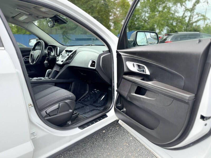 2012 Chevrolet Equinox Image 17