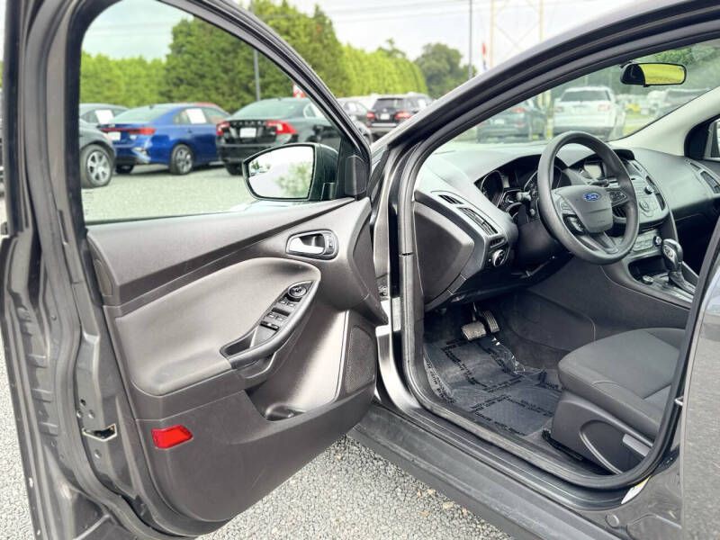 2015 Ford Focus Image 7