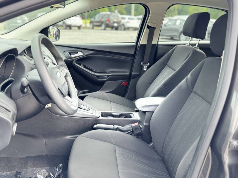 2015 Ford Focus Image 8