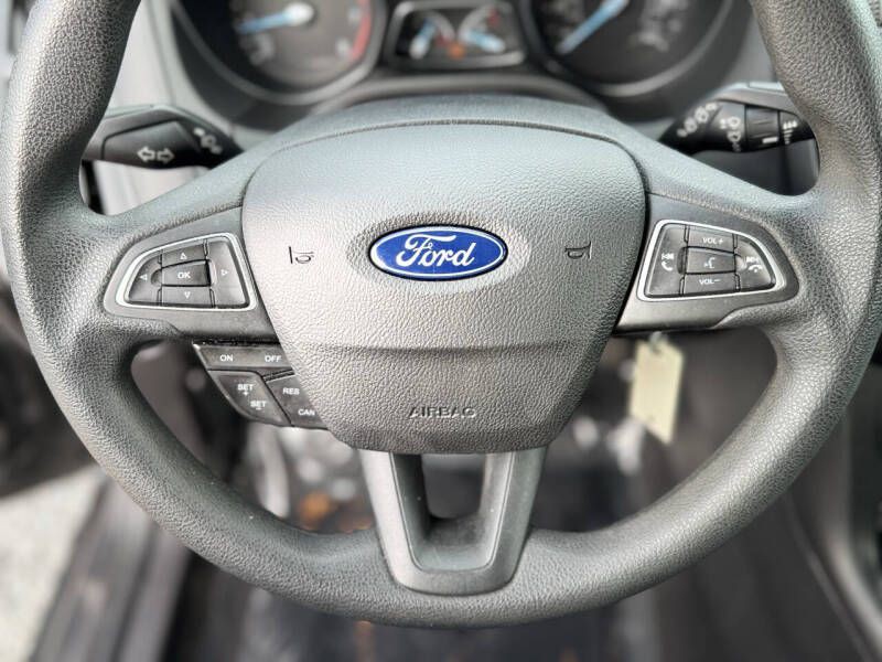 2015 Ford Focus Image 9
