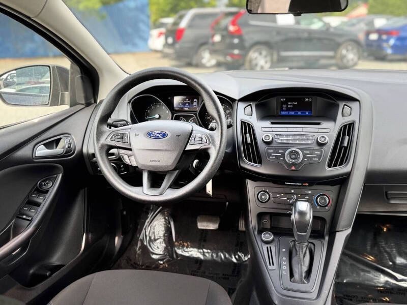 2015 Ford Focus Image 14