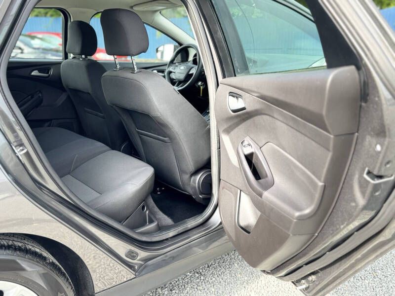 2015 Ford Focus Image 16