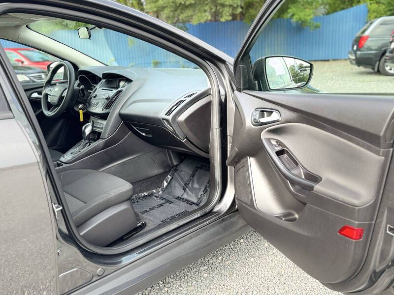 2015 Ford Focus Image 18