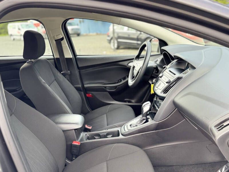 2015 Ford Focus Image 19