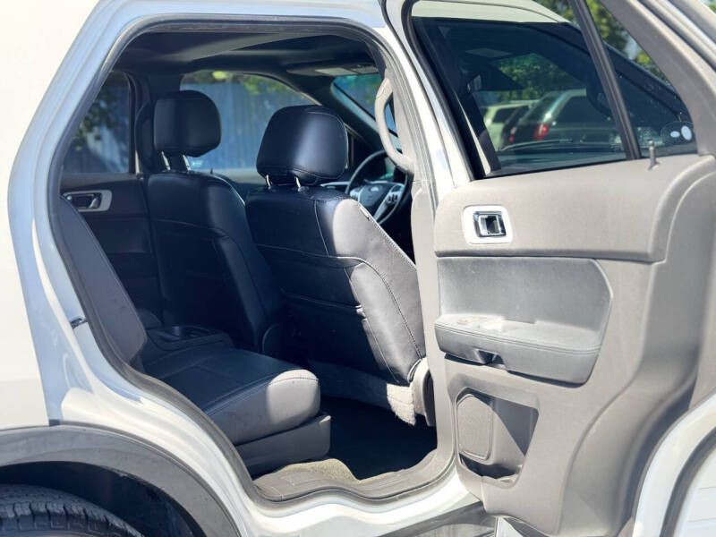 2014 Ford Explorer Image 18