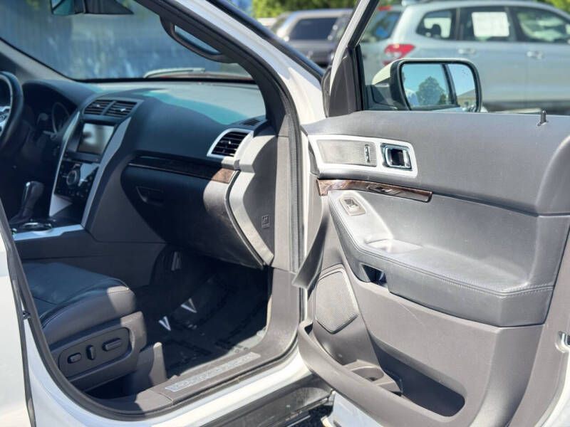 2014 Ford Explorer Image 20
