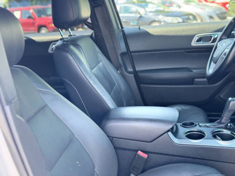 2014 Ford Explorer Image 21