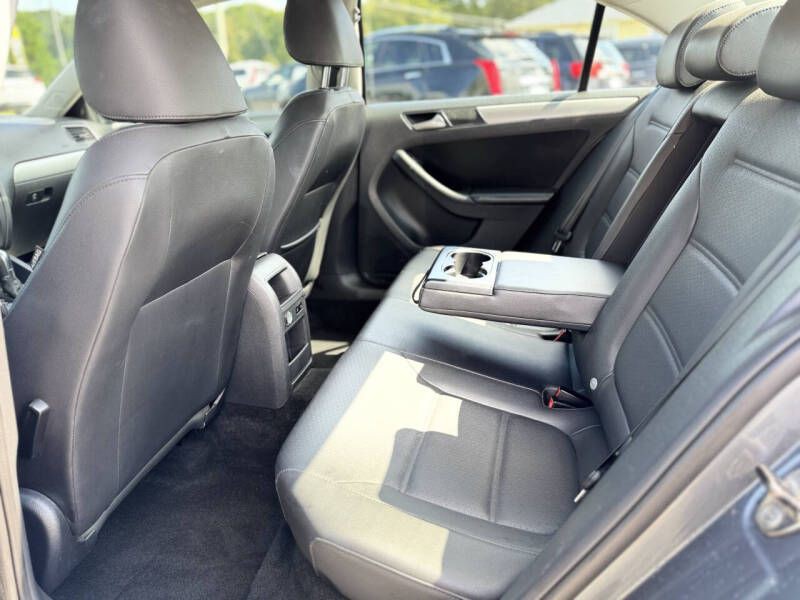 2013 Volkswagen Jetta Image 14